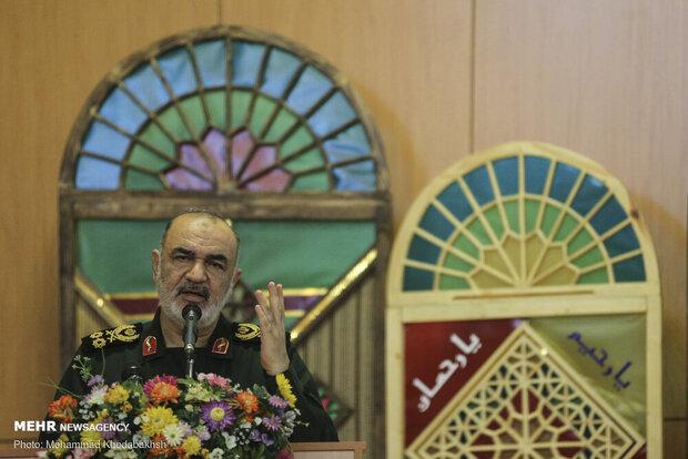 پیشتازی پزشکان در مبارزه با کرونا مفاهیم نوینی از فداکاری آفرید