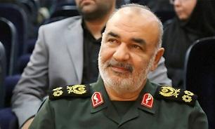 سردار سلامی: پیشتازی پزشکان در میدان مبارزه با کرونا، مفاهیم نوینی از فداکاری خلق کرد