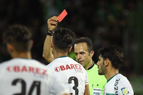 ادامه تصمیمات عجیب فدراسیون فوتبال/ داور نفت - تراکتور تغییر کرد!