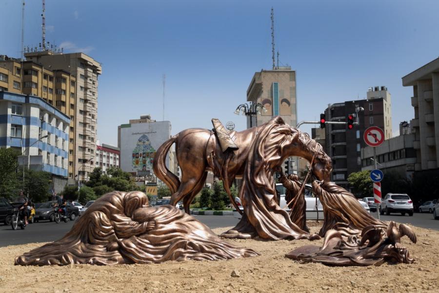عصر عاشورا به  میدان فاطمی آمد