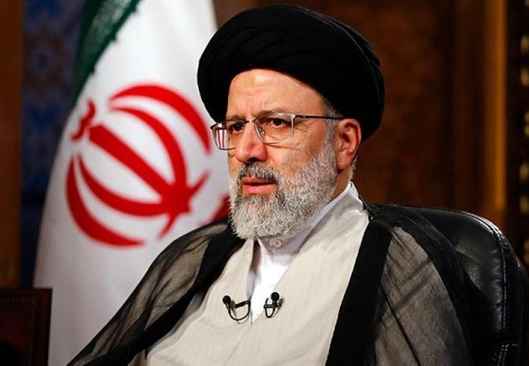 رئیسی: پدیده قاچاق خنجری بر تولید است/ هیچ بهانه‌ای برای تعطیلی واحد‌های تولیدی تملیکی بانک‌ها قابل قبول نیست