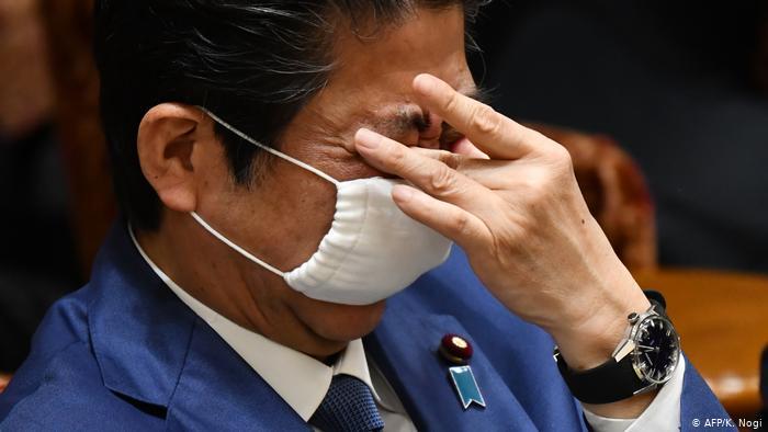 نارسایی گوارشی که نخست‌ وزیر ژاپن را خانه‌نشین کرد
