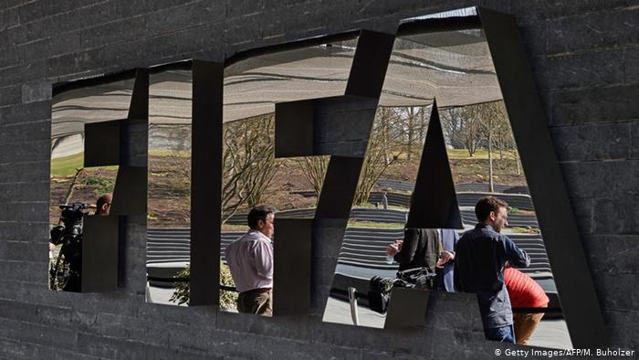 فیفا به طور کتبی فدراسیون فوتبال ایران را به تعلیق تهدید کرد