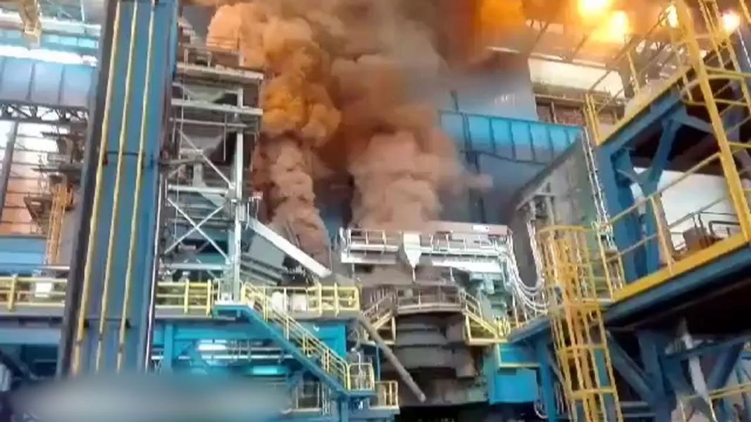 صدای سرسام‌آور و آلودگی بسیار زیاد ناشی از استارت کوره قوس الکتریکی + فیلم