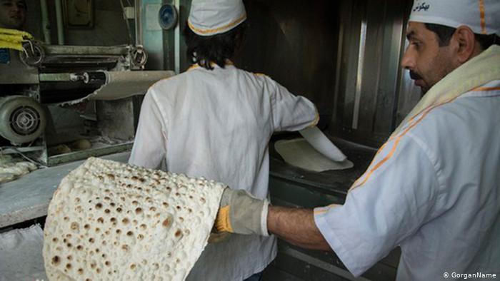 کمبود نان در ارومیه به خاطر هجوم مردم یا تجارت پرسود آرد؟