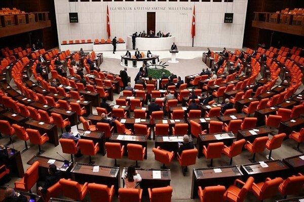 پارلمان ترکیه مجوز مأموریت برون‌مرزی ارتش را تمدید کرد