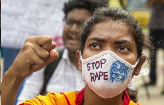 صدها نفر در بنگلادش در مخالفت با آزار جنسی زنان دست به اعتراض زدند