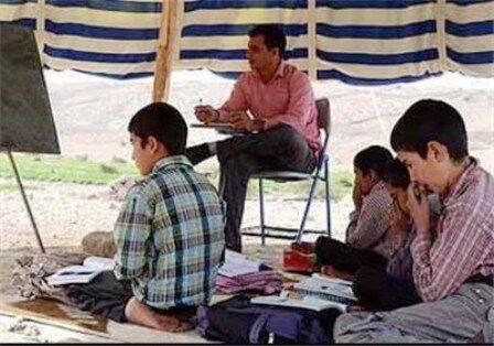 آموزش در مناطق عشایری استان مرکزی با حضور معلم و رعایت موازین بهداشتی ادامه دارد