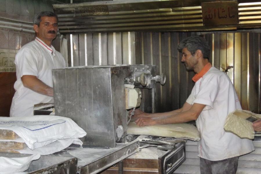 تعدادی از نانوایی‌های مراغه برای حذف صف‌های طولانی شبانه روزی شدند