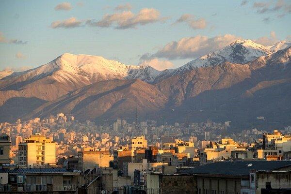 هوای پایتخت برای گروه‌های حساس ناسالم شد/ تهران فردا گرم می‌شود