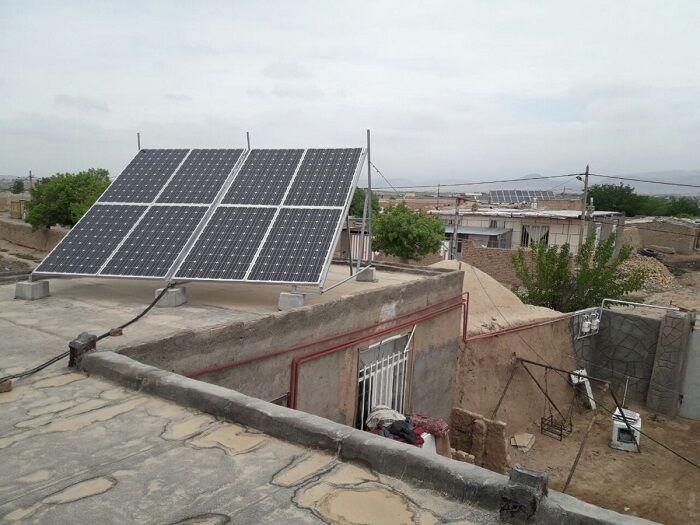 تامین برق روستاهای هرمزگان با پنل‌های ۲۵۰۰ واتی خورشیدی
