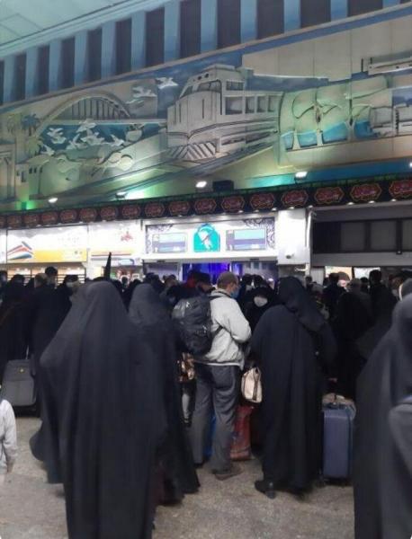 عکس | شلوغی ایستگاه قطار از مسافران منتظر برای سفر به مشهد