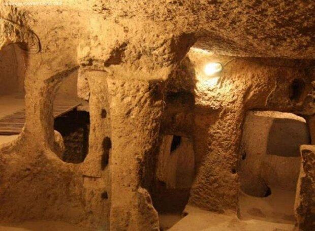کشف دستکندهای زیرزمینی ارزشمند تاریخی در محله پاقپان کاشان