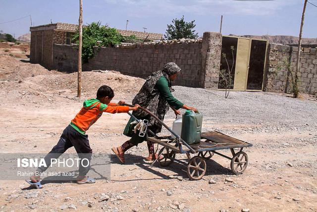 ساختارها چگونه بر آتش فقر می‌دمند؟