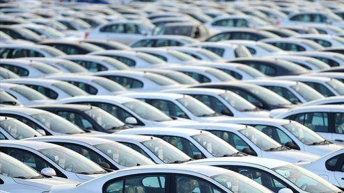 قیمت خودرو‌های داخلی بین ۱۵ تا ۵۰ میلیون تومان اُفت کرد