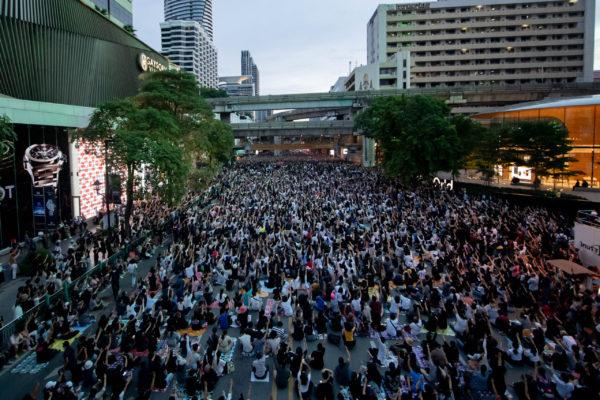 برای مهار اعتراضات وضعیت فوق‌العاده در تایلند لغو شد