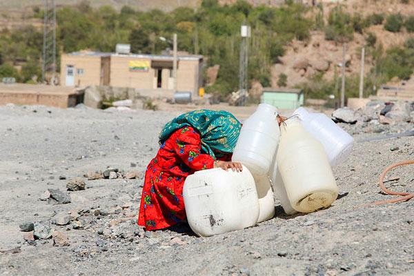 روستاهای خوزستان همچنان دسترسی به آب آشامیدنی ندارند