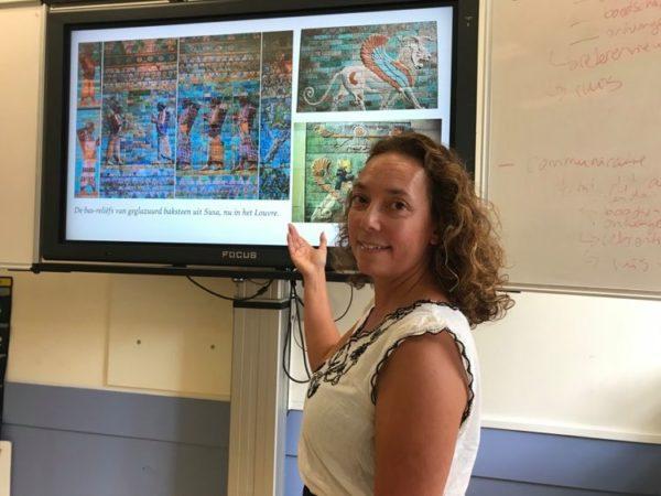 در کلاس درس آموزگاری هلندی که شیفته تاریخ ایران باستان شد