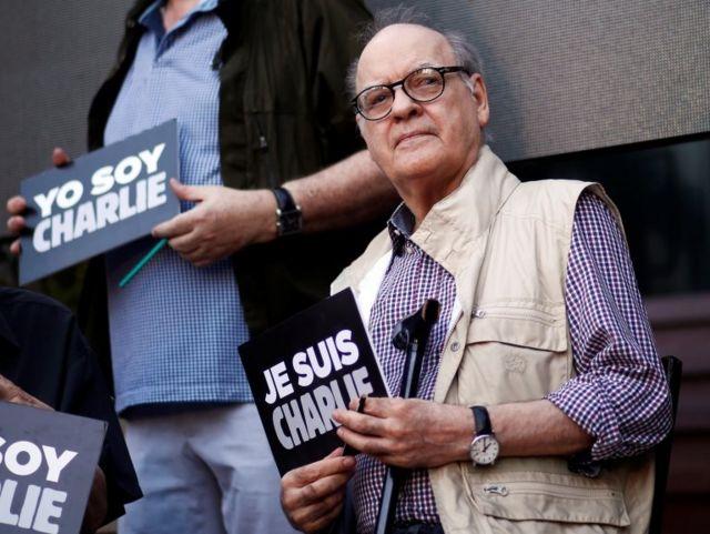 کاریکاتورهای شارلی ابدو از پیامبر اسلام؛ آیت‌الله خامنه‌ای: چرا تردید در هولوکاست جرم است؟