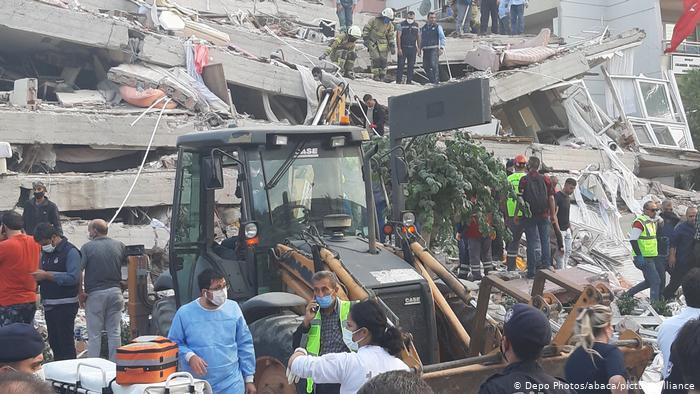 زمین‌لرزه در ترکیه؛ ۵۳ کشته، ۹۰۰ مصدوم و همبستگی جهانی