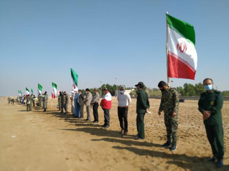 زنجیره انسانی بزرگداشت ۱۳ آبان در دلوار بوشهر تشکیل شد