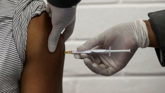 اتحادیه اروپا ۳۰۰ میلیون دوز واکسن کرونا از شرکت فایزر را می‌خرد