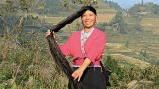 راز موهایی به سیاهی شب و درخشانی ستاره که زنان یک روستای چینی دارند