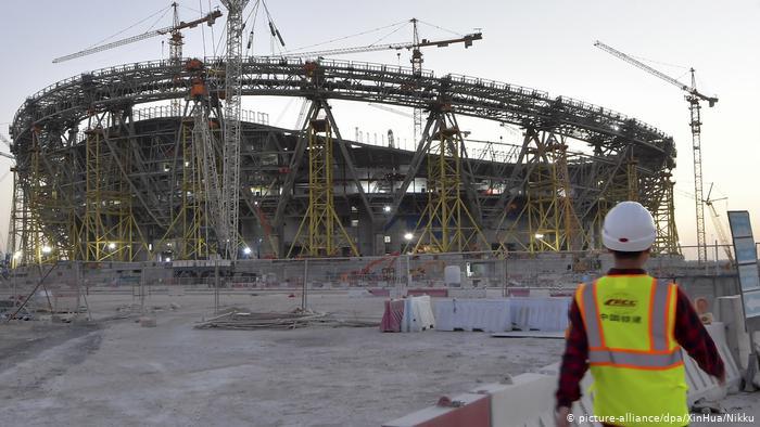 ستایش و انتقاد از قطر در میزبانی جام جهانی ۲۰۲۲