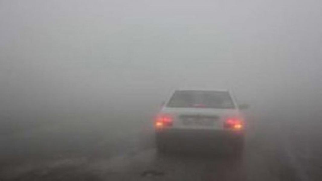 تردد روان در جاده‌های فارس/مه گرفتگی کاهش یافته است