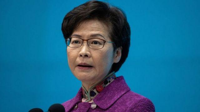 رئیس اجرایی هنگ‌کنگ به دلیل تحریم‌های آمریکا پول‌های خود را در خانه نگهداری می‌کند