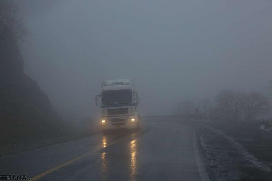رانندگان در جاده‌های یزد با احتیاط حرکت کنند