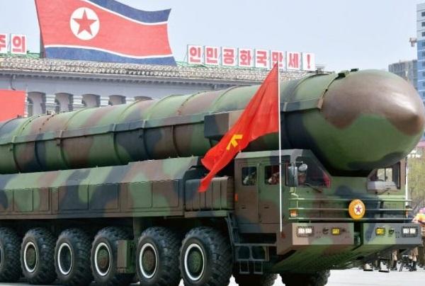 توانایی کره‌شمالی برای حمله اتمی به سراسر کره جنوبی و ژاپن| میزان اورانیوم این کشور برای ساخت ۴۵ سلاح هسته‌ای کافی است