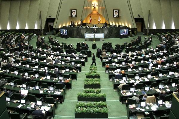 اعضای مجمع تشخیص و شورای عالی امنیت ملی می‌توانند در انتخابات ریاست جمهوری ثبت‌نام کنند