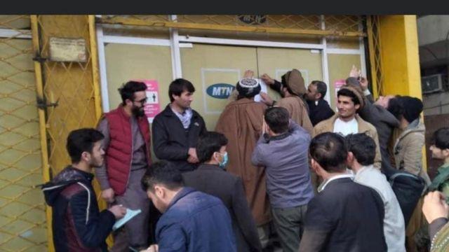 اعتراض به قطع فعالیت شبانه خدمات شرکت‌های مخابراتی در تخار