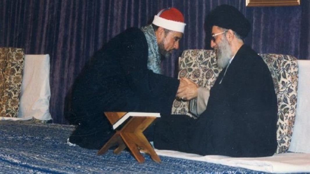 قاری قرآنی که ایرانی‌ها برای شنیدن تلاوتش صف می‌کشیدند/ خاطره جالب رهبر انقلاب از غلوش