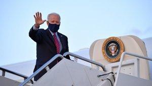 چه کسی دزدکی به هواپیمای رئیس جمهوری آمریکا دسترسی پیدا کرد؟ - Gooya News