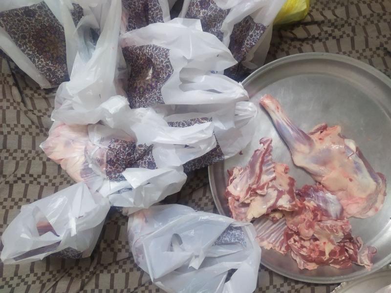 ۳۰۰ بسته گوشت قربانی بین نیازمندان استان قم توزیع شد