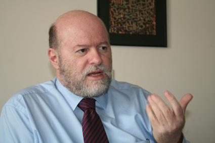 انیس نقاش کیست؟ / انتقام از بختیار تا همراهی با عماد مغنیه