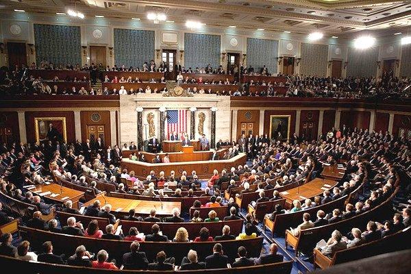 مخالفت بیش از ۴۰ قانونگذار آمریکایی با رفع تحریم ها علیه ایران