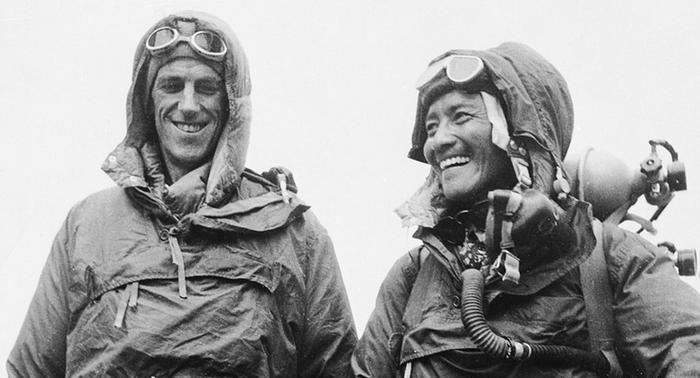 روایت طراح تحریم‌های آمریکا از مکانیزم تحریم / سفر در ایران با قطار در 1950 / تصاویر واقعی از جنگ ویتنام / بزرگ‌ترین حمله نظامی به لندن / فتح قله اورست برای نخستین بار