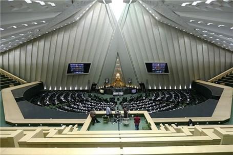 پرداخت اعتبارات بنیه دفاعی پس از حقوق و مزایا در اولویت قرار می‌گیرد