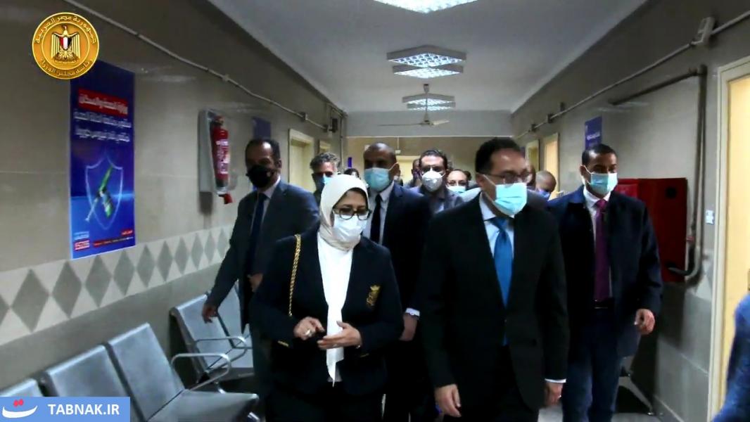 مصر | مدبولي يشهد بدء تطعيم أصحاب الأمراض المزمنة وكبار السن بالجرعة الأولى من لقاح كورونا بالقطامية