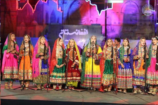 ممنوعیت اجرای سرود دختران به دستور اداره معارف کابل خبرساز شد