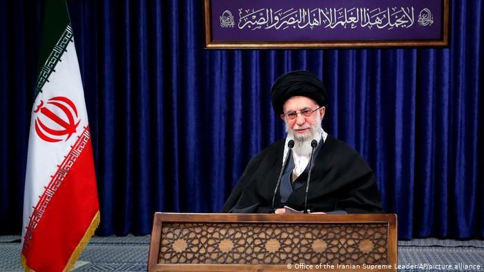 خامنه‌ای: برجام باید به نفع ما تغییر کند