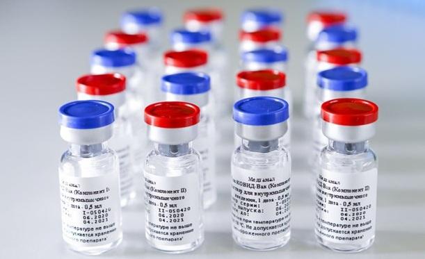 چهارمین محموله واکسن «اسپوتنیک وی» تحویل نماینده سفارت ایران در مسکو شد