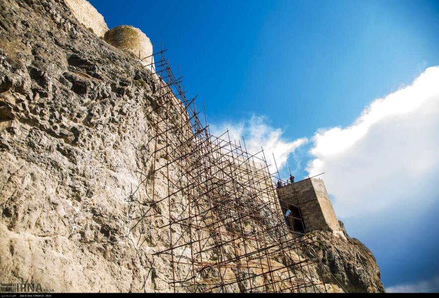 گردشگر اهری در سقوط از قلعه تاریخی قهقهه مشگین شهر جان باخت