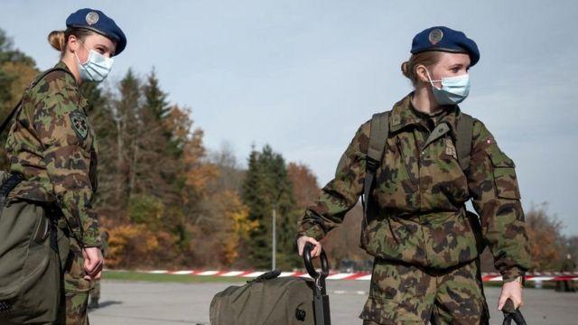سوئیس اجازه می‌دهد تا نیروهای زن ارتش لباس زیر زنانه بپوشند