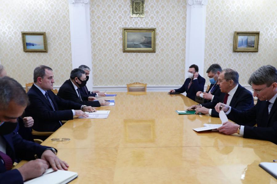 گفتگوی لاوروف با وزیران خارجه ارمنستان و آذربایجان درباره قره باغ