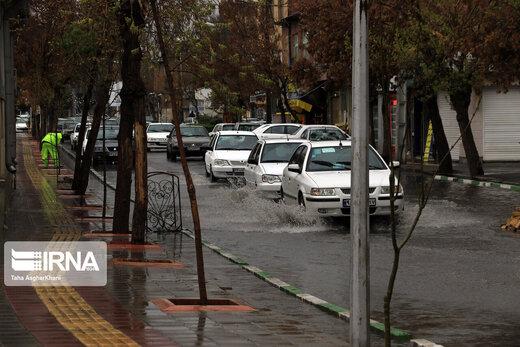 بارش پراکنده باران در راه تهران
