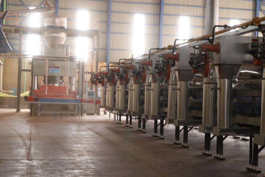 نماینده مردم در مجلس: کارخانه سامان کاشی بروجرد راه‌اندازی می‌شود